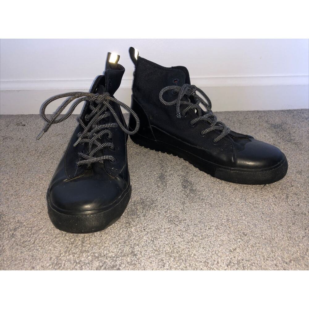 Hunter High-top Sneakers Men’s Size 7.5 Women’s Size 9.5